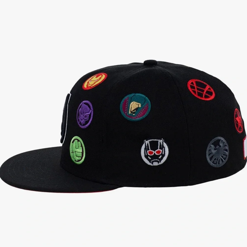 Marvel Avengers Patch Fitted Hat – Size 7